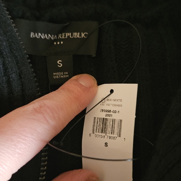 Ribbed Quarter Zip Sweater in Black - Picture 7 of 7